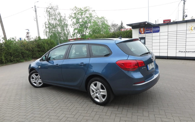 Opel Astra cena 26990 przebieg: 220000, rok produkcji 2014 z Pleszew małe 562